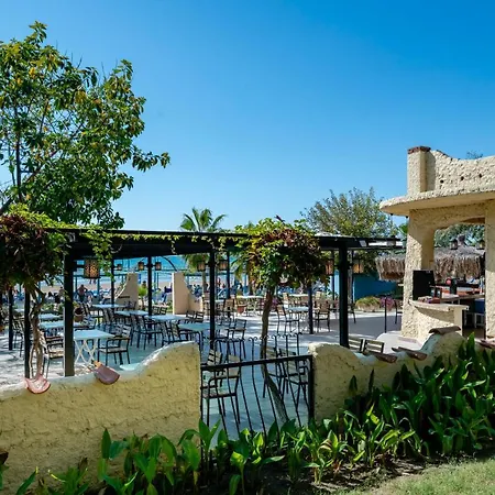 Hotel Iz Flower Beach 4*